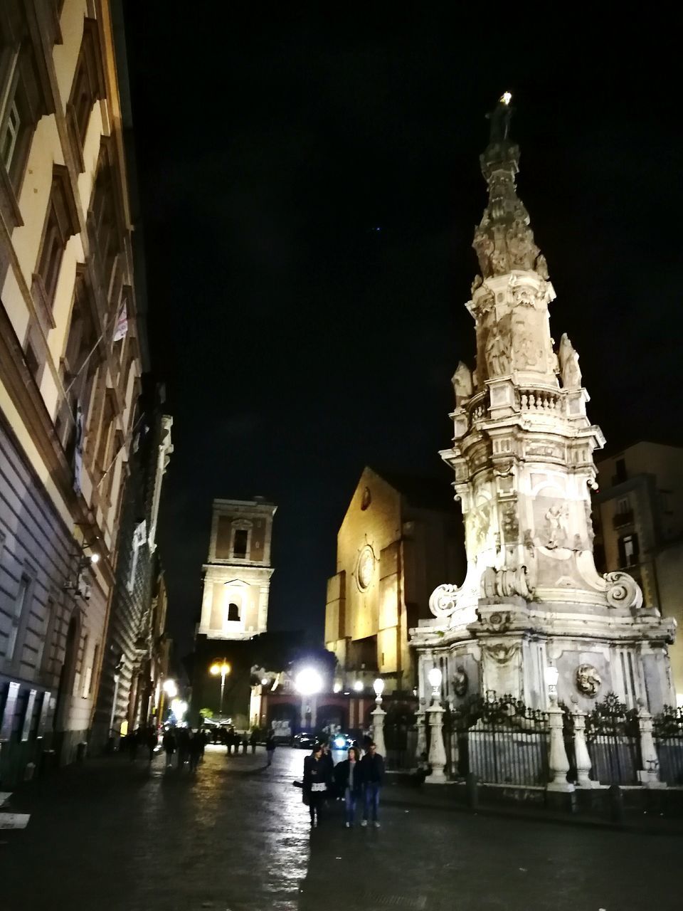 STATUE AT NIGHT