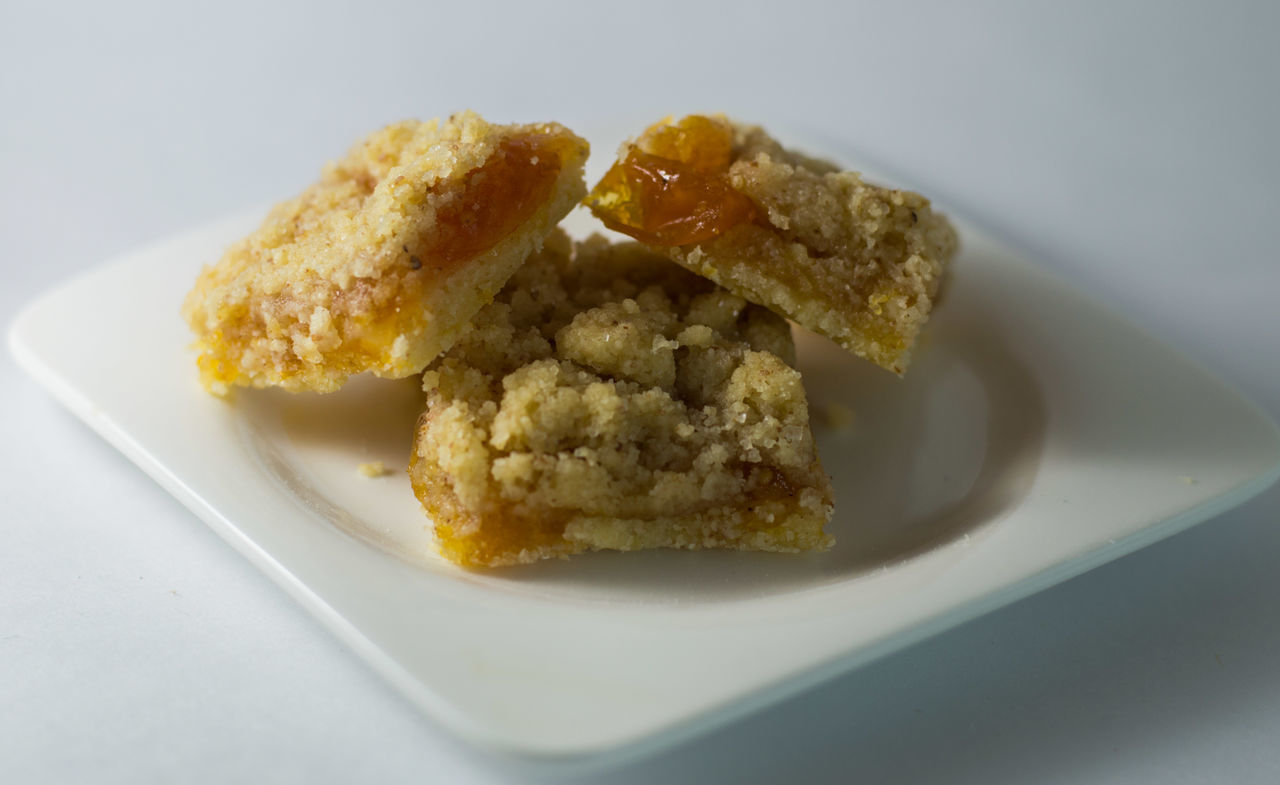 CLOSE-UP OF DESSERT IN PLATE