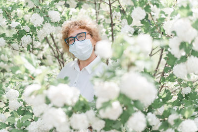 Portrait of white flowering plants