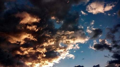 Low angle view of cloudy sky