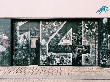 Graffiti on wall