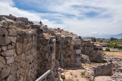 View of old ruins against sky