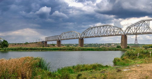 Southern bug river in mykolaiv region of ukraine on a gloomy autumn evening