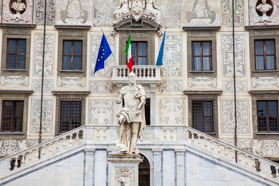 Statue of historic building