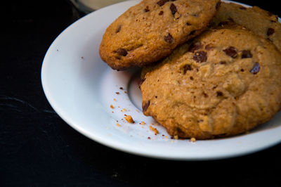 Close-up of chocolate cookies 