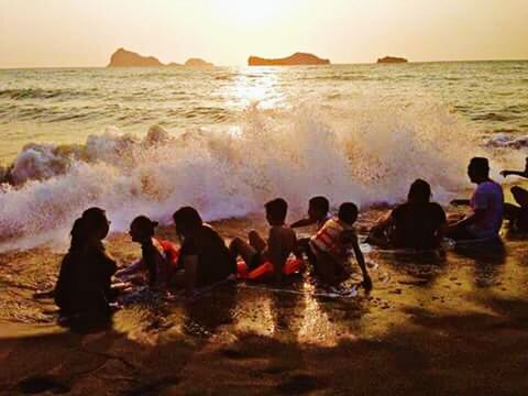 PEOPLE AT BEACH