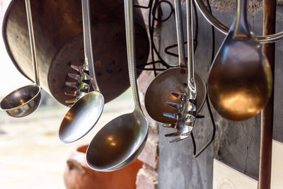 Wall-mounted kitchen utensils