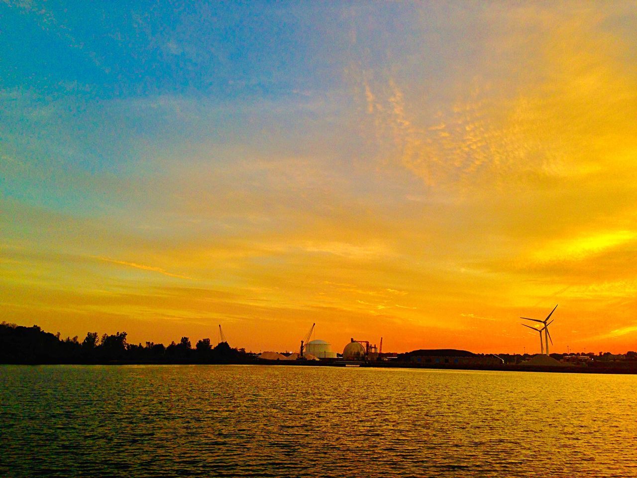 VIEW OF SEA AGAINST SKY DURING SUNSET