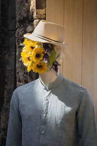 Window dummy mannequin with flower face