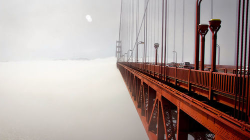 Golden gate bridge in a foggy day