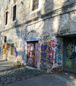 Graffiti on wall of building