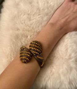 Close-up of woman hand on finger