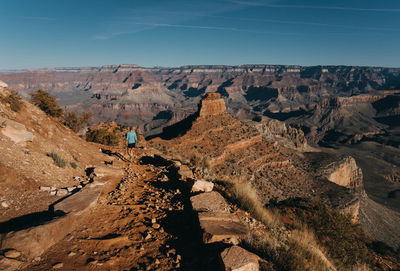 Girl hiker in the grand canyon