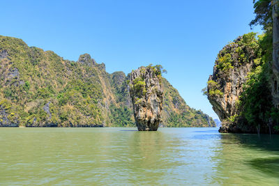 Amazing and beautiful tapu or james bond island, phang-nga bay, near phuket, thailand