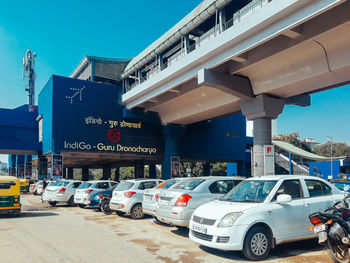 Traffic on road in city