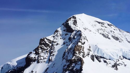 Mountain's peak cover with snow