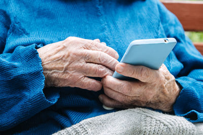 Mobile apps for seniors and the elderly. application for elderly adults. mature senior woman