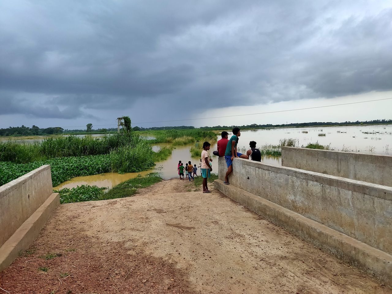 PEOPLE WALKING ON FOOTPATH