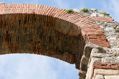 Details of the roman aqueduct, called los milagros, in mérida. estremadura. spain