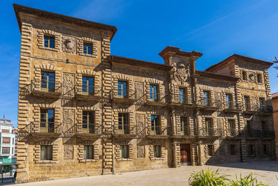 Buildings in city