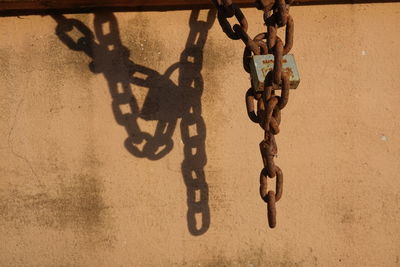 Key lock and chain