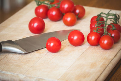Close-up of cherry tomatoes on cutting board