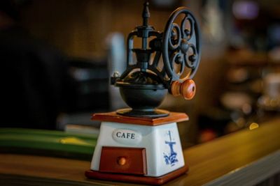 Manual coffee grinder
