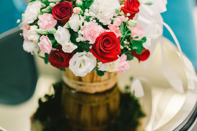 Close-up of rose bouquet on table