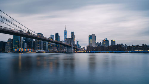 Panoramic view of brooklyn bridge and lower manhattan, new york city