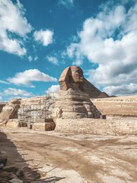 Sphinx and the giza pyramids