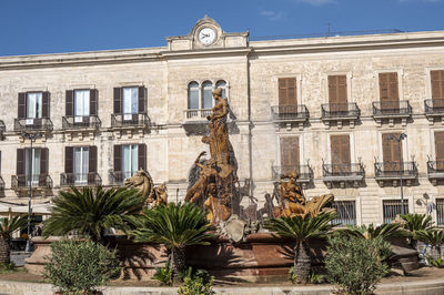 Piazza archimede in syracuse with the beautiful diana fountain