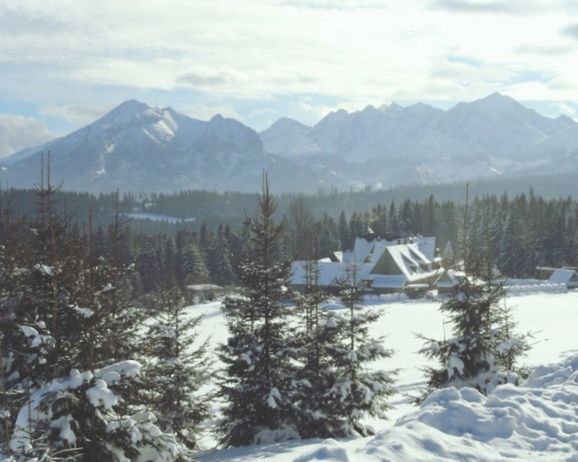 snow, winter, cold temperature, mountain, season, weather, mountain range, covering, landscape, tranquil scene, scenics, tranquility, snowcapped mountain, sky, beauty in nature, house, frozen, nature, building exterior, built structure