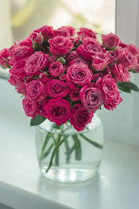 Close-up of rose bouquet on table