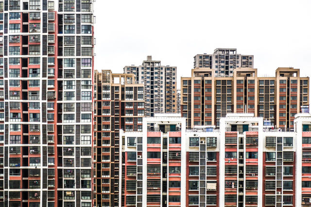 View of apartment buildings | ID: 120136492