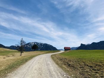 Picturesque picture of road to mountain