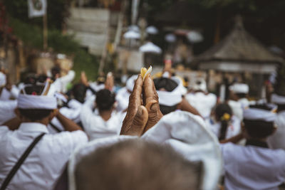 People praying 