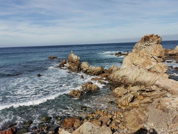 Ocean rocks and waves 