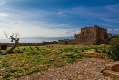 View of old ruins against sky