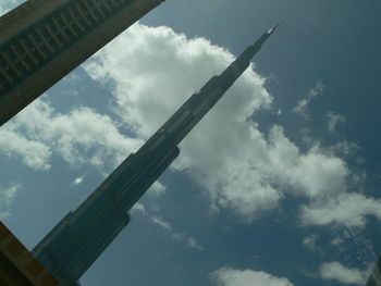 Low angle view of skyscraper against sky