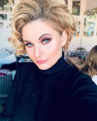 Portrait of a smiling young woman