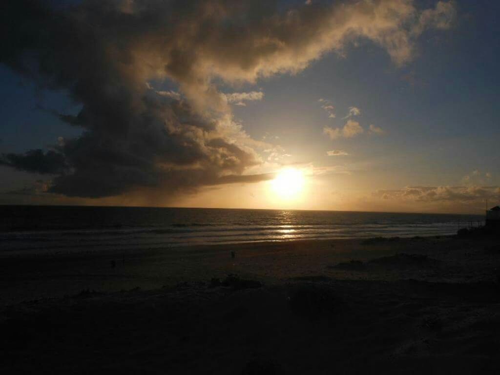 sea, horizon over water, beach, sunset, scenics, water, tranquil scene, sun, sky, shore, tranquility, beauty in nature, idyllic, cloud - sky, nature, sand, sunlight, reflection, cloud, coastline