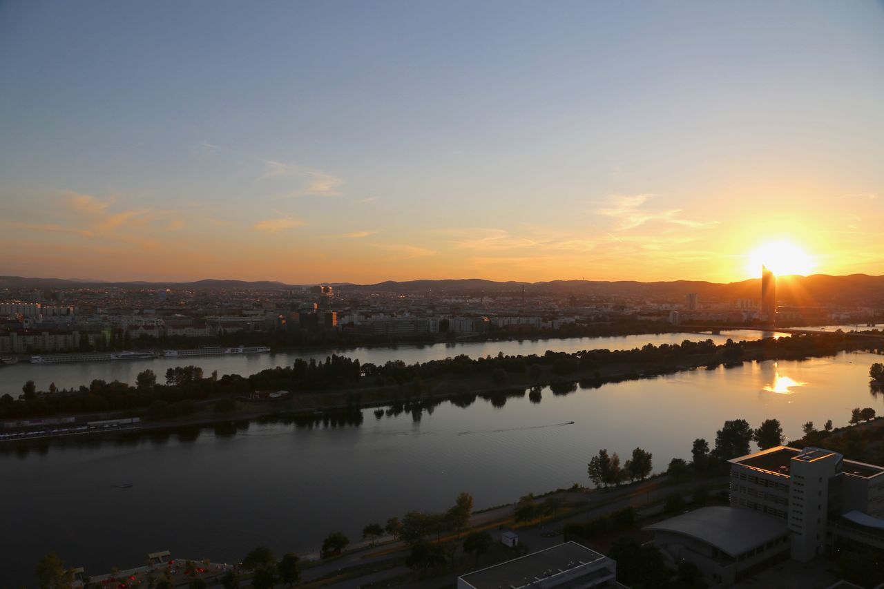 SCENIC VIEW OF RIVER AGAINST SKY