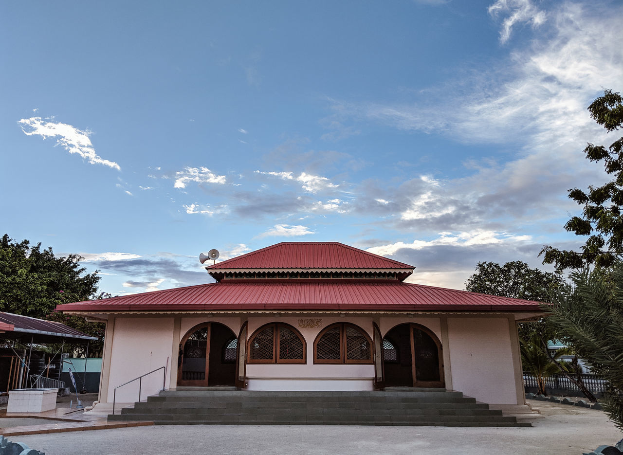 architecture, built structure, building exterior, sky, building, cloud - sky, nature, tree, plant, no people, day, outdoors, house, red, city, facade, residential district, place of worship, religion, belief