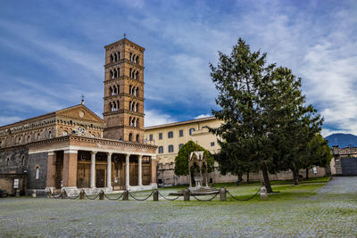 View of historic building against cloudy sky