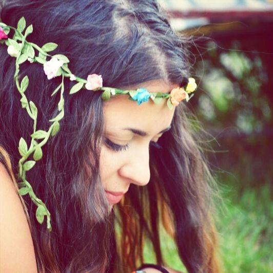 long hair, young women, headshot, young adult, lifestyles, focus on foreground, brown hair, person, leisure activity, close-up, human hair, blond hair, black hair, flower, front view, beauty