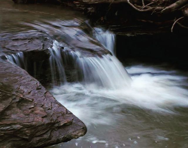 motion, water, waterfall, long exposure, flowing water, flowing, blurred motion, splashing, rock - object, beauty in nature, power in nature, nature, surf, scenics, forest, stream, rock formation, speed, waterfront, rock