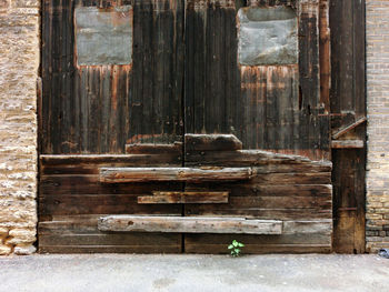 Abandoned wooden gate