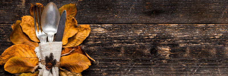 Thanksgiving meal setting banner. seasonal table setting. 