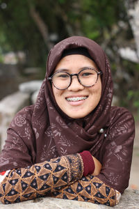 Portrait of a smiling young woman