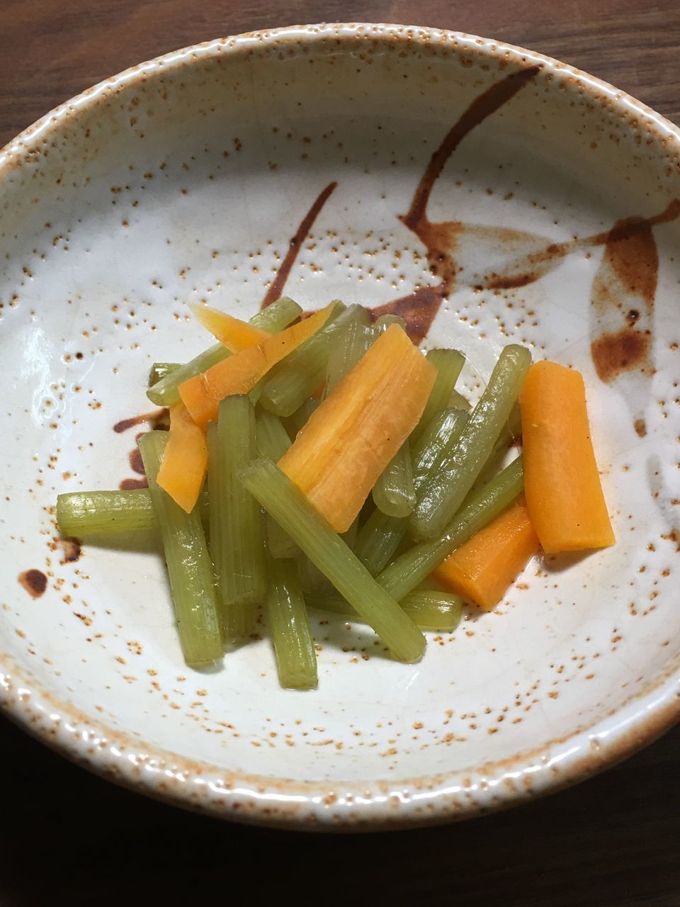 HIGH ANGLE VIEW OF FOOD ON PLATE